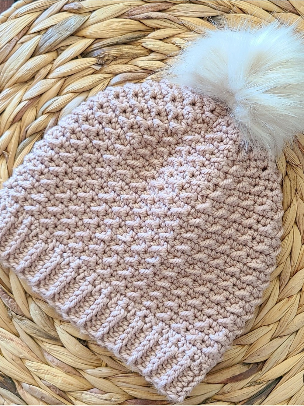 Knit Pom-Pom Beanie Toque in Blush Pink with White Faux Fur Pom
